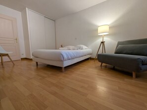 1 bedroom, iron/ironing board, bed sheets