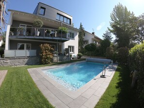 Piscine extérieure, piscine chauffée
