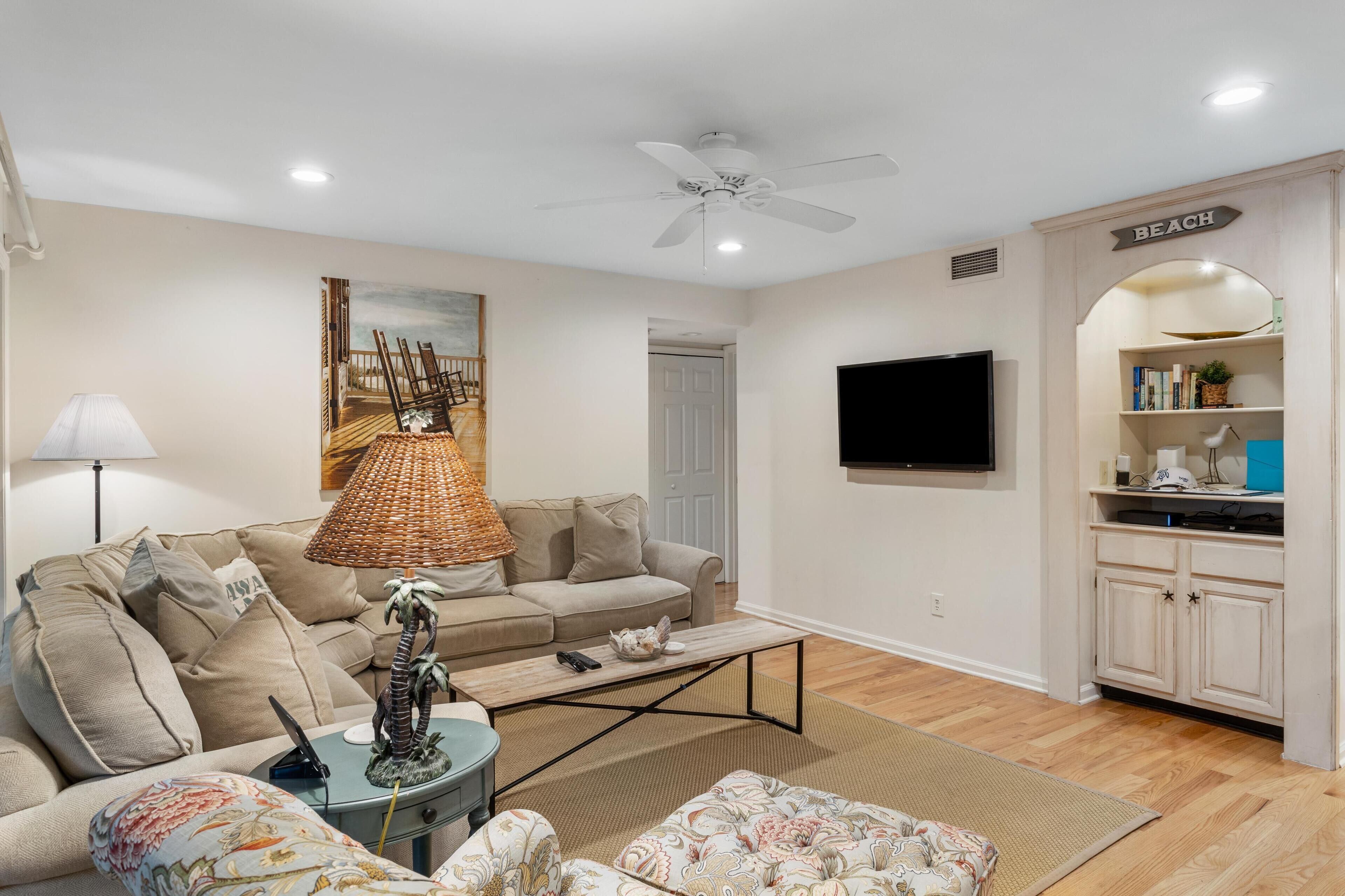 4853 Turtle Cove: $250 Beach Gear/Bike Credit, Near Beach, Lagoon Views