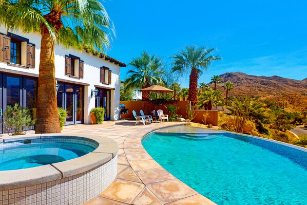 Pool - Spectacular villa w/ panoramic views, a private pool, spa, & fitness room (Rancho Mirage)