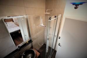 Shower, hair dryer, towels, toilet paper - Quiet, comfortable and bright 40 m2 apartment (Cugnaux)