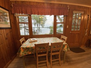 Dining - Tranquil cabin on High Lake and nestled in the Northern Highland National Forest (Land O' Lakes)