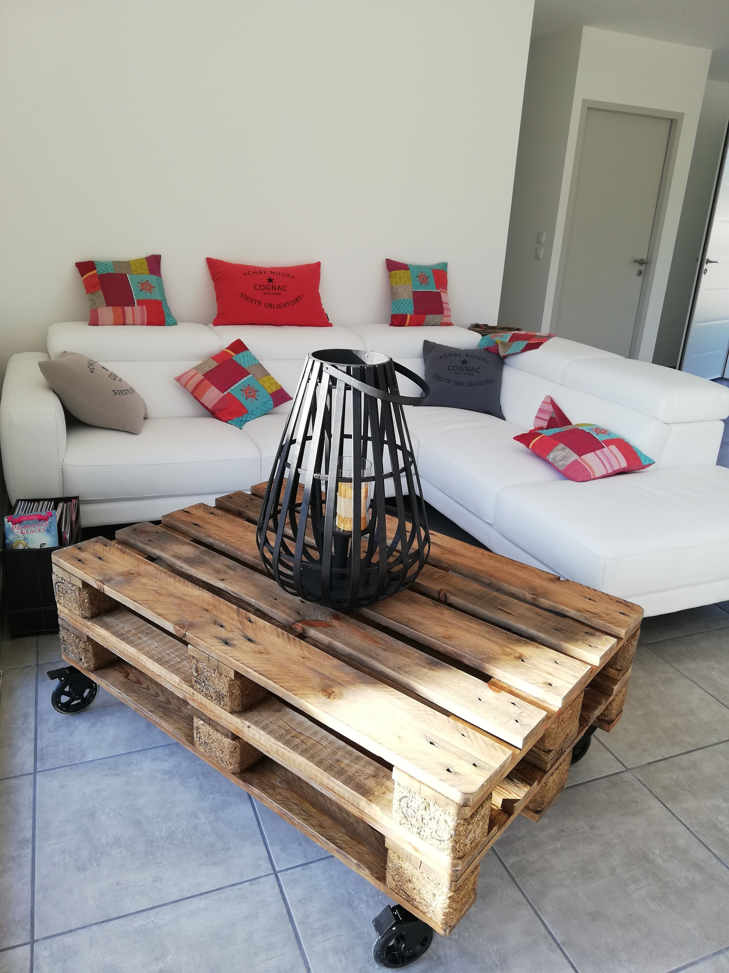 New 4 * house with spa, swimming pool, garden, garage