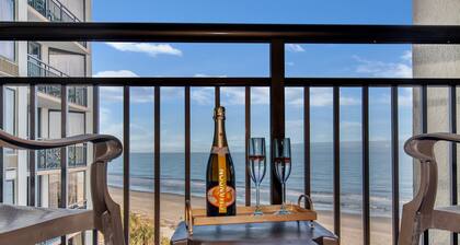 Winter Rates! Oceanfront Studio w/ Full Kitchen!