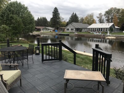 Beautiful Canal Front Houghton Lake 3/2. Close to trails. Golf cart use in sub