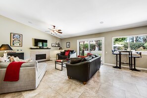 TV, fireplace, DVD player