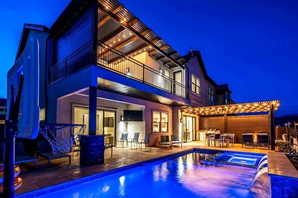 A heated pool - O-65| Poolhouse at Ocotillo Springs * Private Pool (Santa Clara)