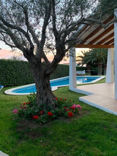 Magnifique Villa Très Bien Située Avec vue Mer, Piscine et Beaux Jardins