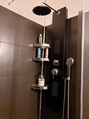 Bathroom - Queen Size Bed Suite with private lounge and terrace (Soual)