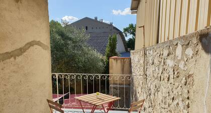 Suite Lit Queen Size avec salon privée et terrasse