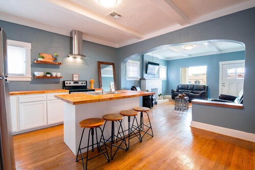 Beautiful bungalow located in the heart of El Paso