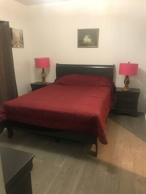 3 dormitorios, tabla de planchar con plancha, wifi gratis y ropa de cama
