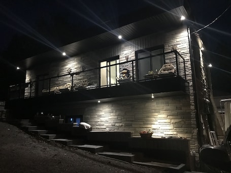 Exterior. House on Trent waterways<br>Sturgeon lake water access