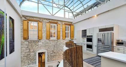 The Graeber | Historic Mansion with Private Indoor Pool