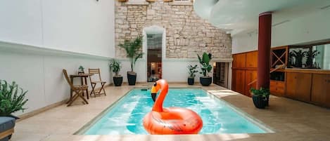 Piscine intérieure