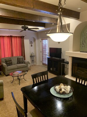 Smart TV, chimenea