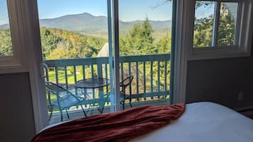 3 bedrooms, iron/ironing board, travel cot, free WiFi