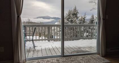 Big Views, Hot Tub, Dog Friendly, 5min to BR