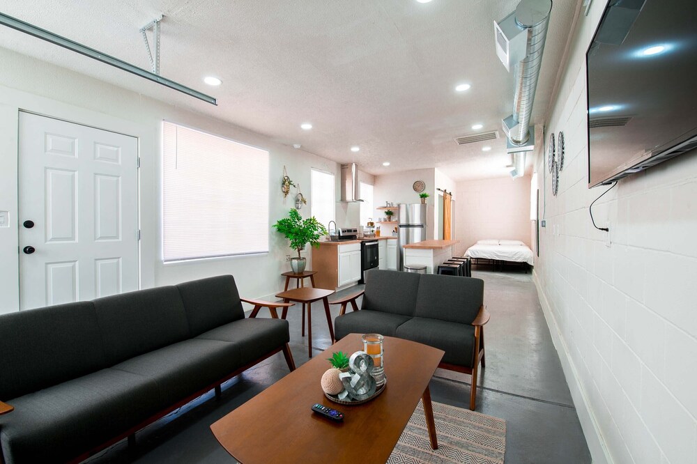 Quaint cozy studio located in the heart of El Paso