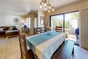 Interior - Inviting condo w/ gas grill & shared pool/spa/tennis - 1/2 block to El Paseo (Palm Desert)