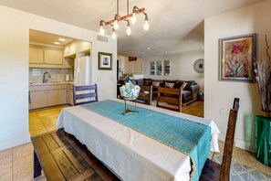 Interior - Inviting condo w/ gas grill & shared pool/spa/tennis - 1/2 block to El Paseo (Palm Desert)