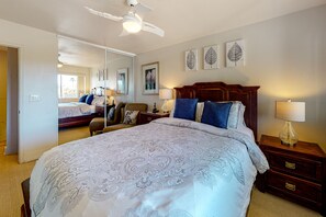 2 bedrooms, iron/ironing board, free Internet, bed sheets - Inviting condo w/ gas grill & shared pool/spa/tennis - 1/2 block to El Paseo (Palm Desert)