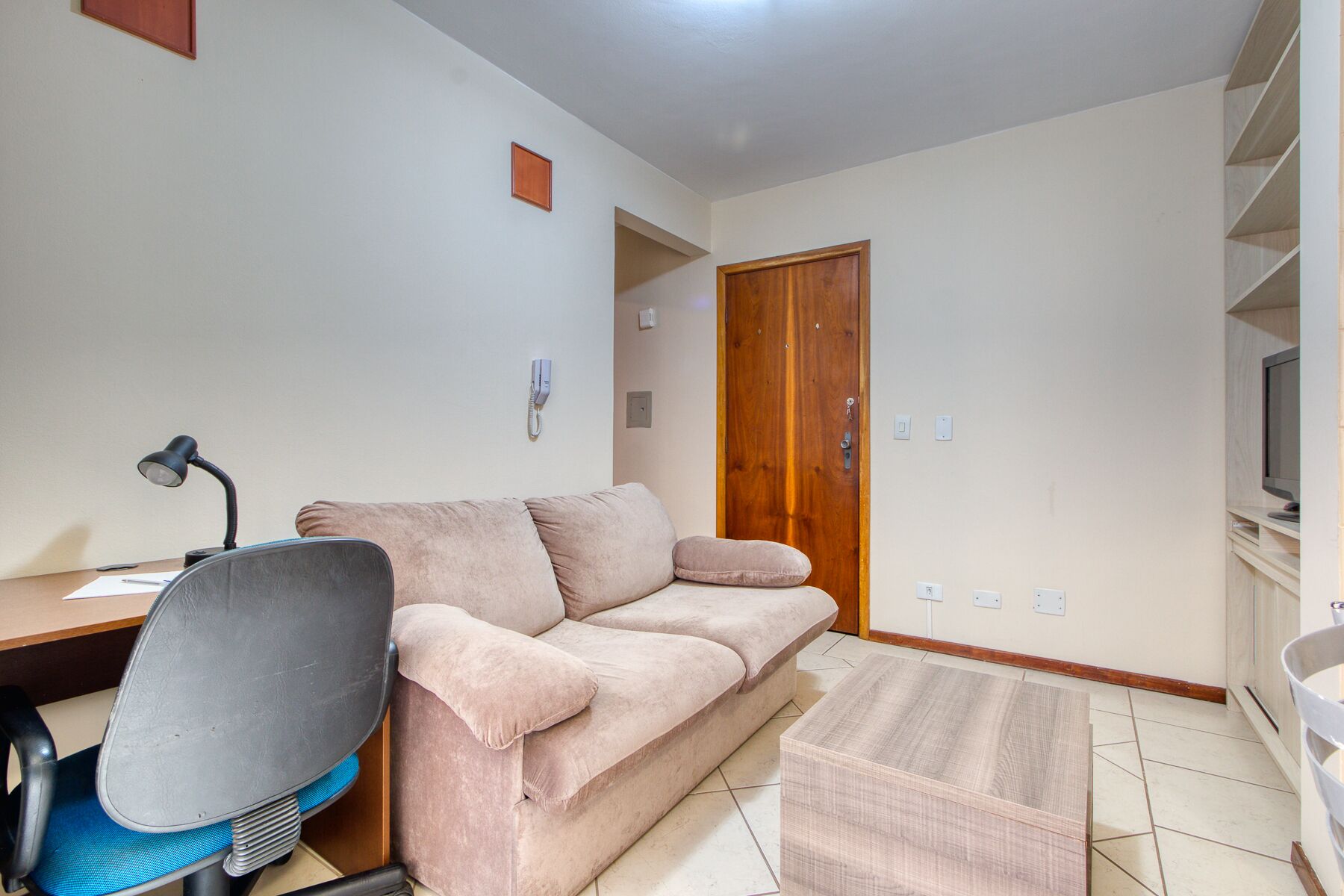 Great apartment in the Center furnished and with garage