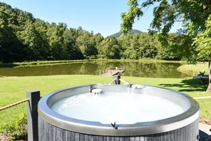 Outdoor spa tub - Pond and Hot Tub and Firepit Retreat (Weaverville)