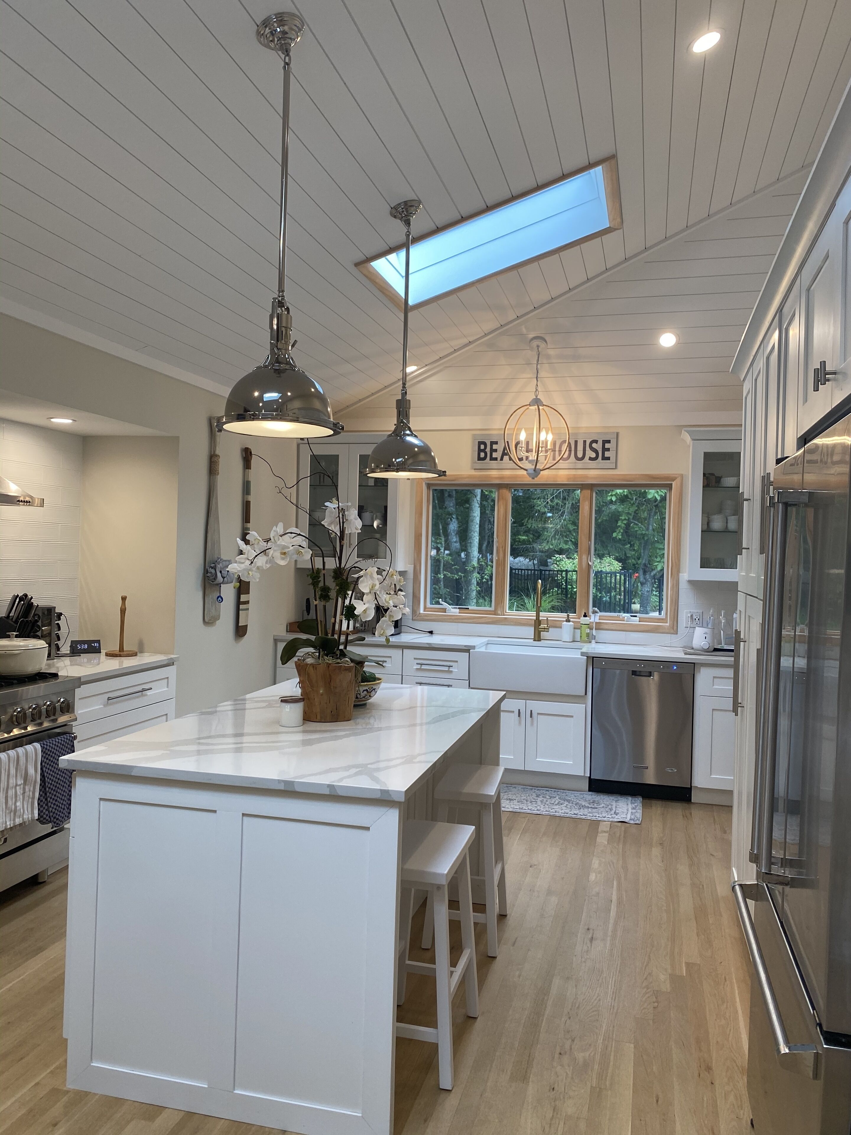 Newly-Renovated Modern Home+HotTub! Southampton/Sag Oasis Steps to Beach/Tennis 