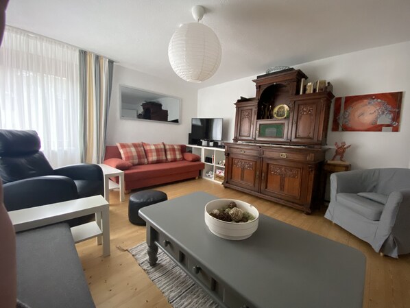 Smart-TV, DVD-Player, Musikbibliothek, Videothek