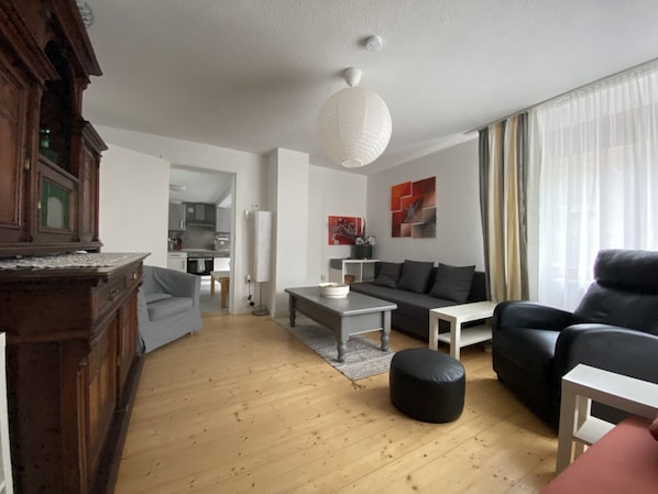 Smart TV, DVD player, music library, video library