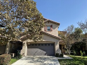 Exterior - Golf course house with 2 master bedrooms (Fontana)