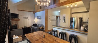 🎿 Ultimate Side by Side Ski in/out condos, 6 🛌, 6 pullouts, 6 🛁, 2 hottubs