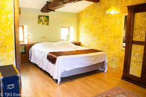 5 bedrooms, iron/ironing board, free WiFi, bed sheets