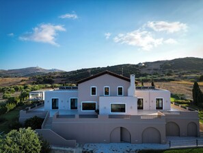 Fachada da propriedade