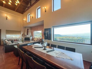 Flat-screen TV, fireplace, ping pong - Luxurious Panoramic View Villa (Archanes-Asterousia)