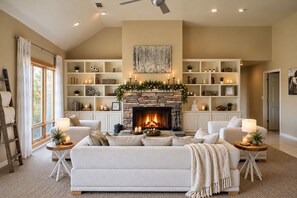 Interior - Sierra Ranch - Yosemite Views, Cozy Fireplaces & Stunning Sunsets (Mariposa)