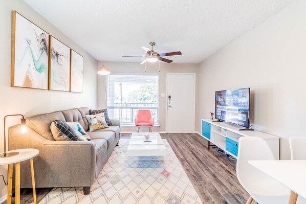 Unclassified image, 1 of 21, button