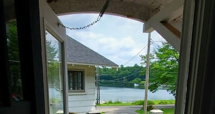 Cozy Blue Cottage With Access To All Sports Lake.