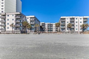 Exterior - Great Location, Family Friendly.  Beach Front 3Bedroom 3Bath Sleeps 10 (Murrells Inlet)
