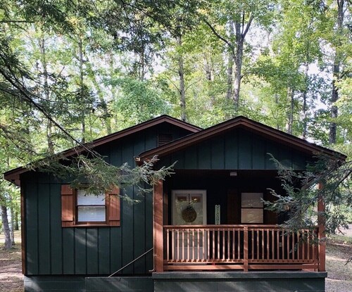 Hilltop Cabin at Wood Creek Lake