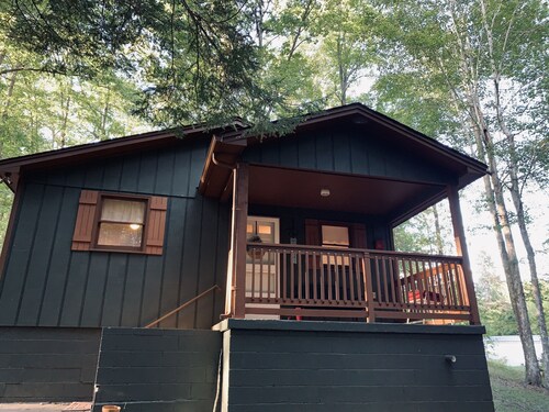 Hilltop Cabin at Wood Creek Lake