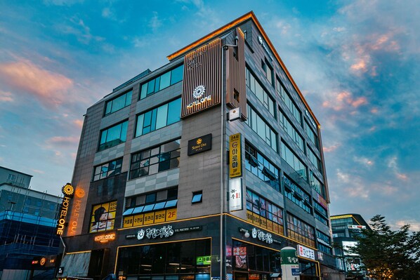 Front of property - Hotels One (Wanju)