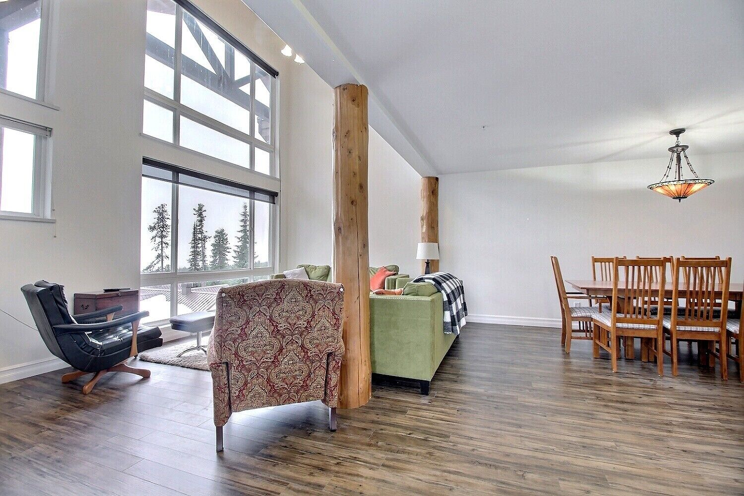 Modern, Rustic & Spacious Chalet, Views, Hot Tub