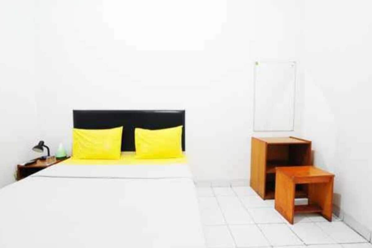 Standard Double Room | Soundproofing, rollaway beds (surcharge), WiFi (free), bed sheets