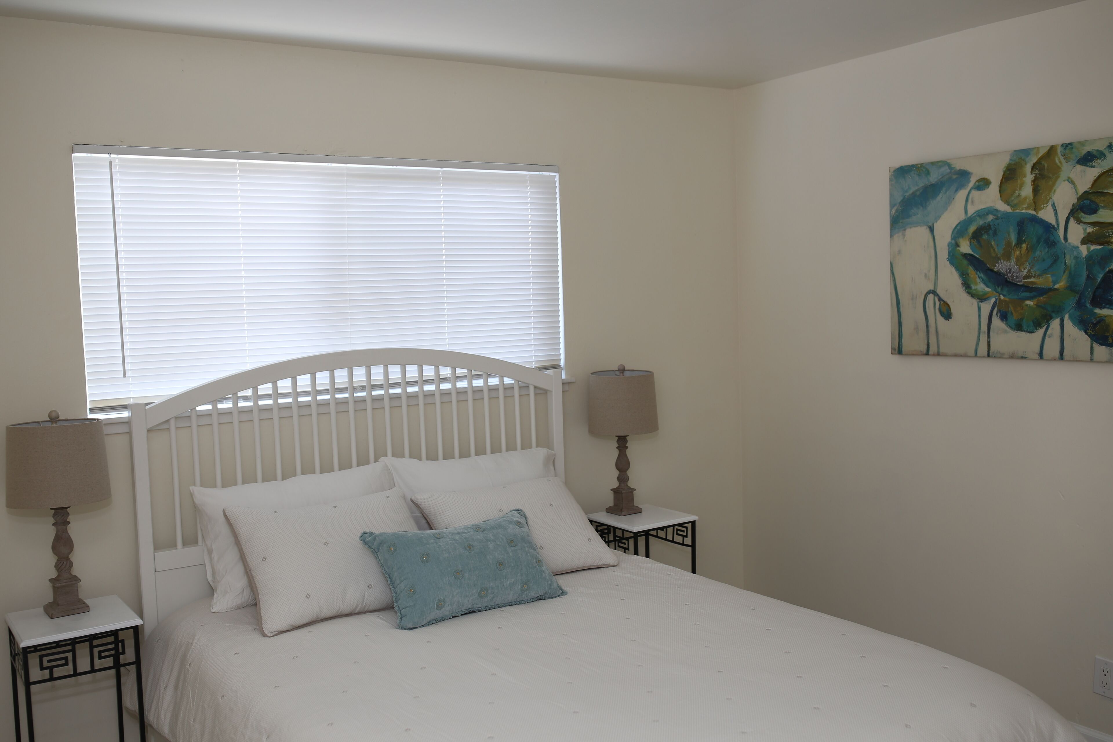 Apart#2 in 4Plex 2B/1B near to Stanford, HQ_FB.