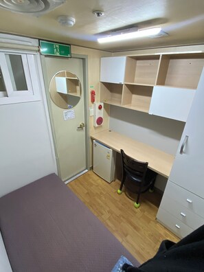 Mini Room | Desk, soundproofing, iron/ironing board, free WiFi - Noble Residence 2nd Korea University (Seoul)