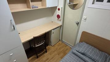 Desk, soundproofing, iron/ironing board, WiFi (free)