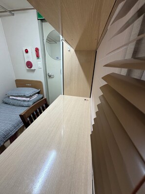 책상, 방음 설비, 다리미/다리미판, 무료 WiFi