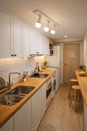 Mini Room | Private kitchen | Mini-fridge, microwave, rice cooker, cookware/dishes/utensils - Noble Residence 2nd Korea University (Seoul)